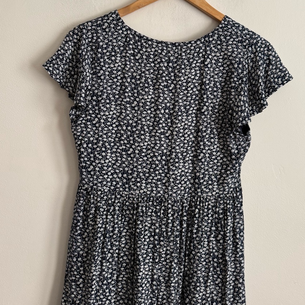 Hello Molly Floral Mini Dress Button Front V Neck Flutter Sleeve Size 8 - Picture 6 of 7